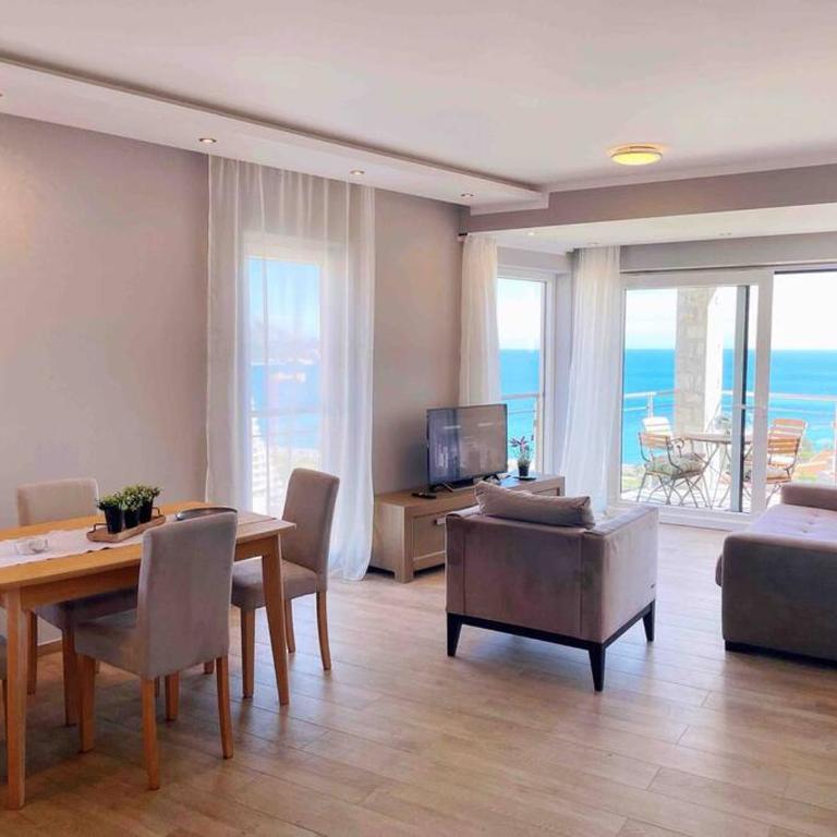 Super Cute Home With Sea & Montain View, Pool, Sauna, HotTube, Steaming, Gym, Garden and More - One-Bedroom Apartment - 78