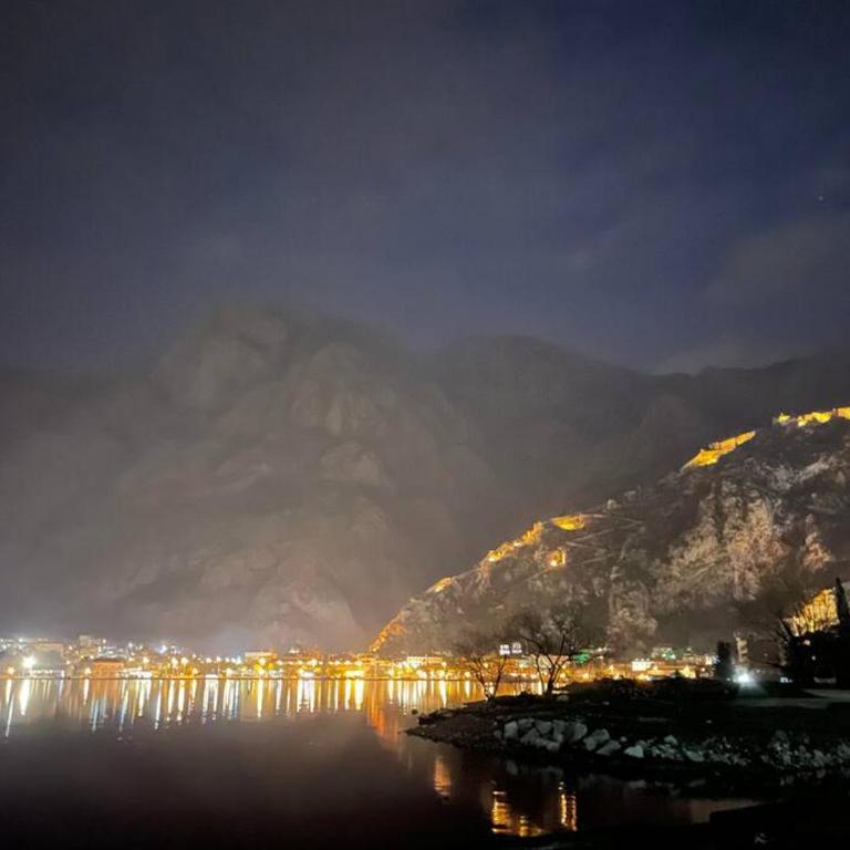 Super Cute Home With Sea & Montain View, Pool, Sauna, HotTube, Steaming, Gym, Garden and More - One-Bedroom Apartment - 80