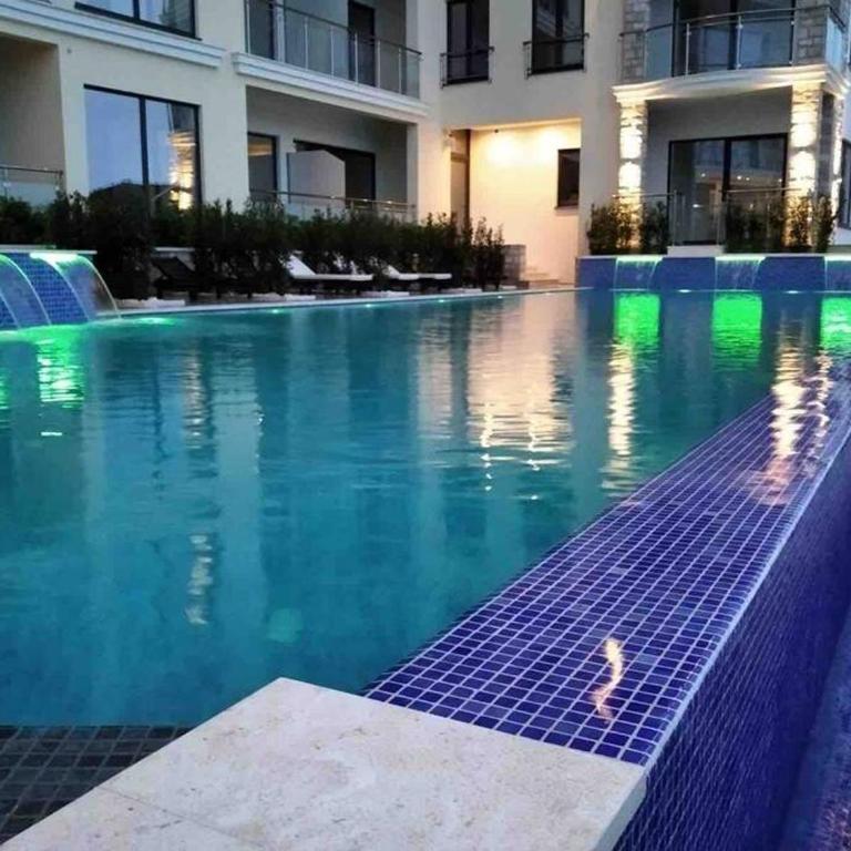Super Cute Home With Sea & Montain View, Pool, Sauna, HotTube, Steaming, Gym, Garden and More - One-Bedroom Apartment - 81