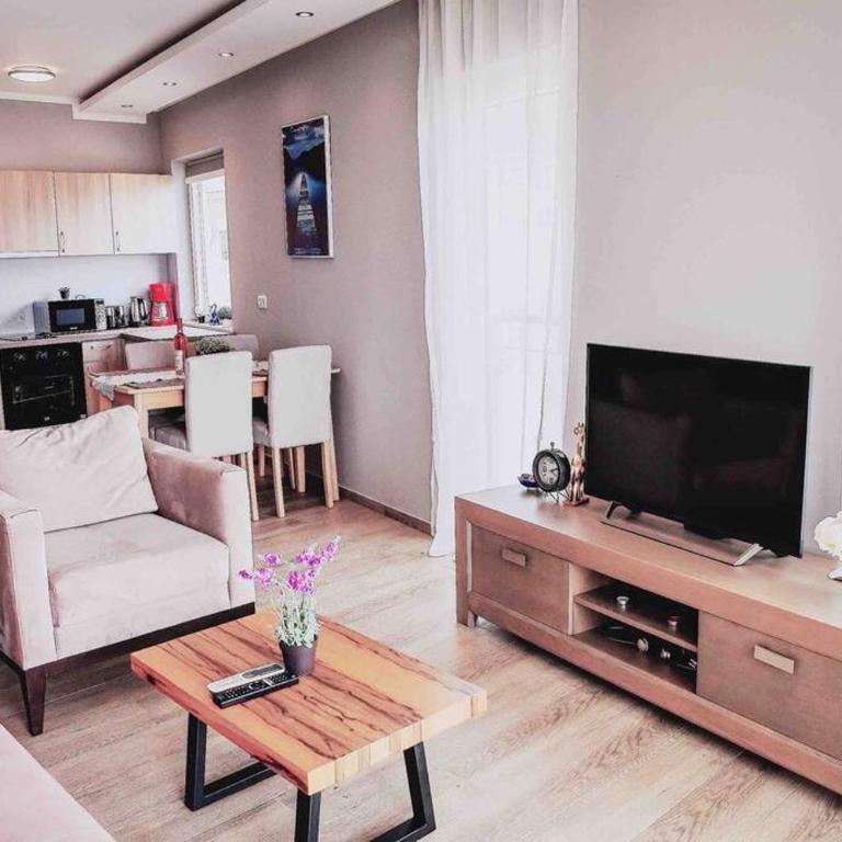 Super Cute Home With Sea & Montain View, Pool, Sauna, HotTube, Steaming, Gym, Garden and More - One-Bedroom Apartment - 86
