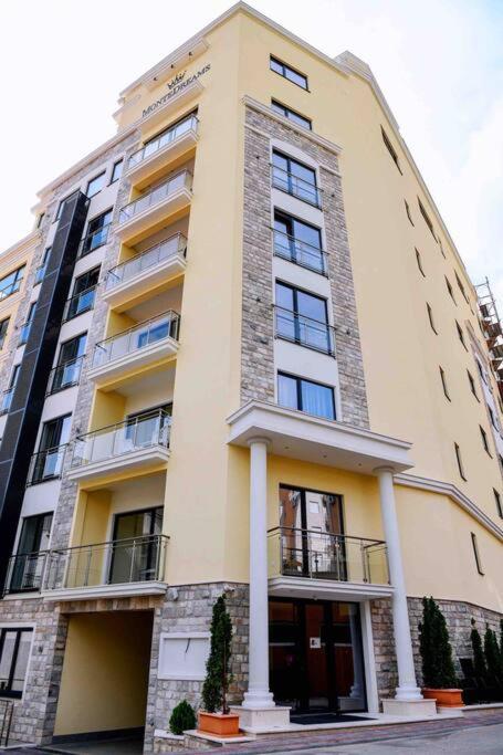 Super Cute Home With Sea & Montain View, Pool, Sauna, HotTube, Steaming, Gym, Garden and More - One-Bedroom Apartment - 87