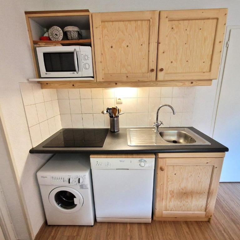 Apt 6/8 pers, 2 pièces, cabine, cœur de Valfréjus, WiFi, animaux admis - FR-1-265-354 - Apartamento - 9