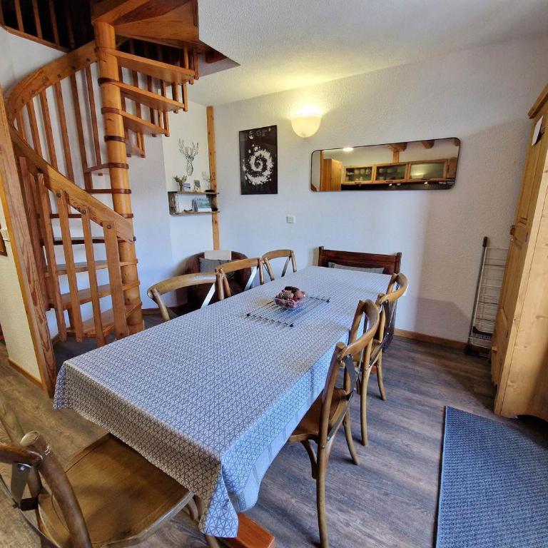 Appartement 8 pers, 3 chambres + mezzanine, Valfréjus, proche pistes - FR-1-265-357 - Apartamento - 10