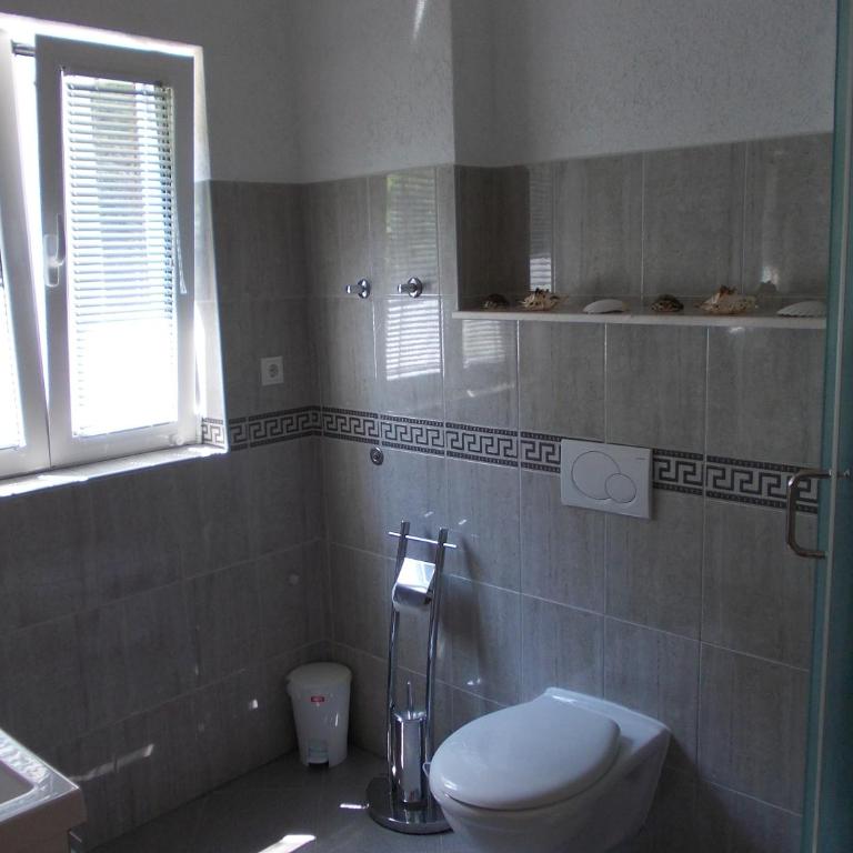 Apartments Sutorina - Three-Bedroom Apartment with Balcony and Sea View - 25