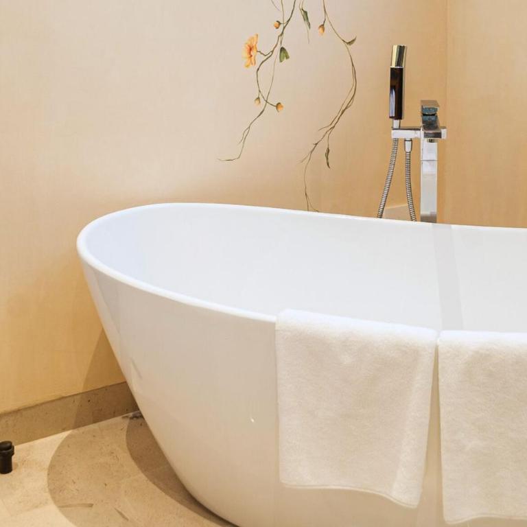 Adoro Hotel Boutique - JUNIOR SUITE WITH BATHTUB - 3