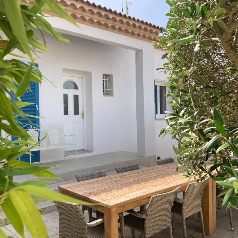 Belle villa spacieuse avec piscine privée, semi climatisée- 10 couchages, wifi, proche canal du midi et à 4 km de la mer LXPIN7 - Maison 4 Chambres - 22