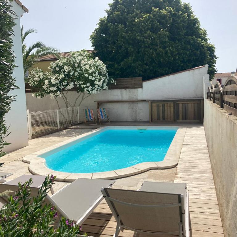 Belle villa spacieuse avec piscine privée, semi climatisée- 10 couchages, wifi, proche canal du midi et à 4 km de la mer LXPIN7 - Maison 4 Chambres - 24