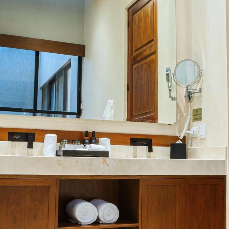 Adoro Hotel Boutique - PREMIUM SUITE WITH BATHTUB - 4