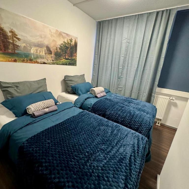 Candy Vibe Inn - Dreibettzimmer mit Gemeinschaftsbad - 2