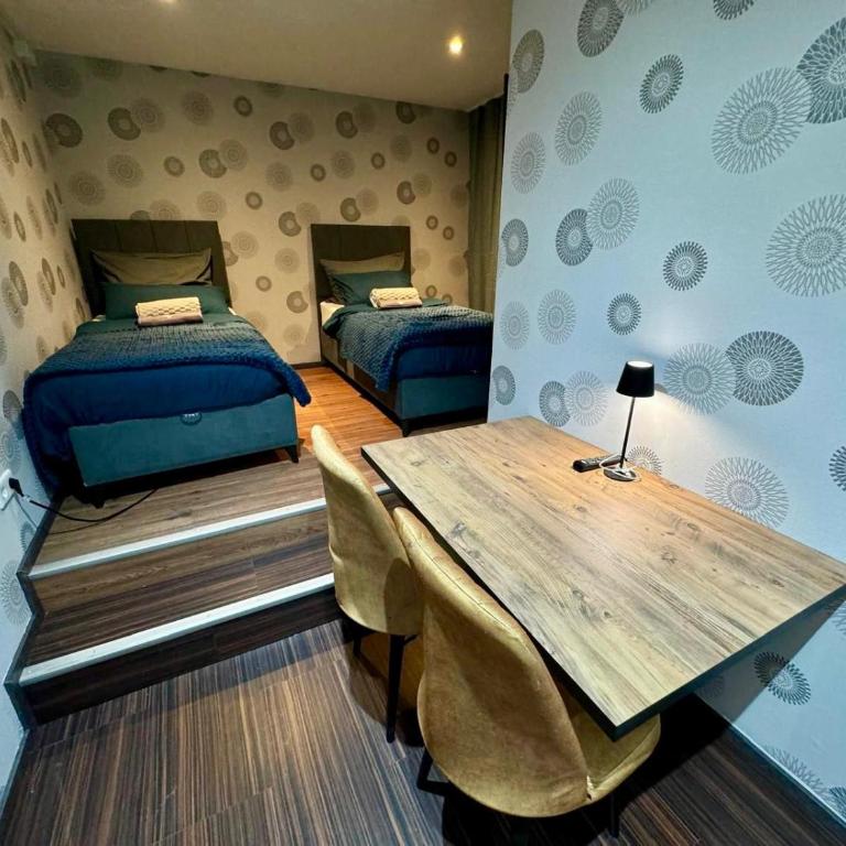 Candy Vibe Inn - Doppel-/Zweibettzimmer mit Gemeinschaftsbad - 1