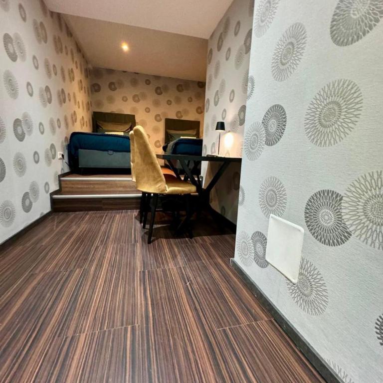 Candy Vibe Inn - Doppel-/Zweibettzimmer mit Gemeinschaftsbad - 2