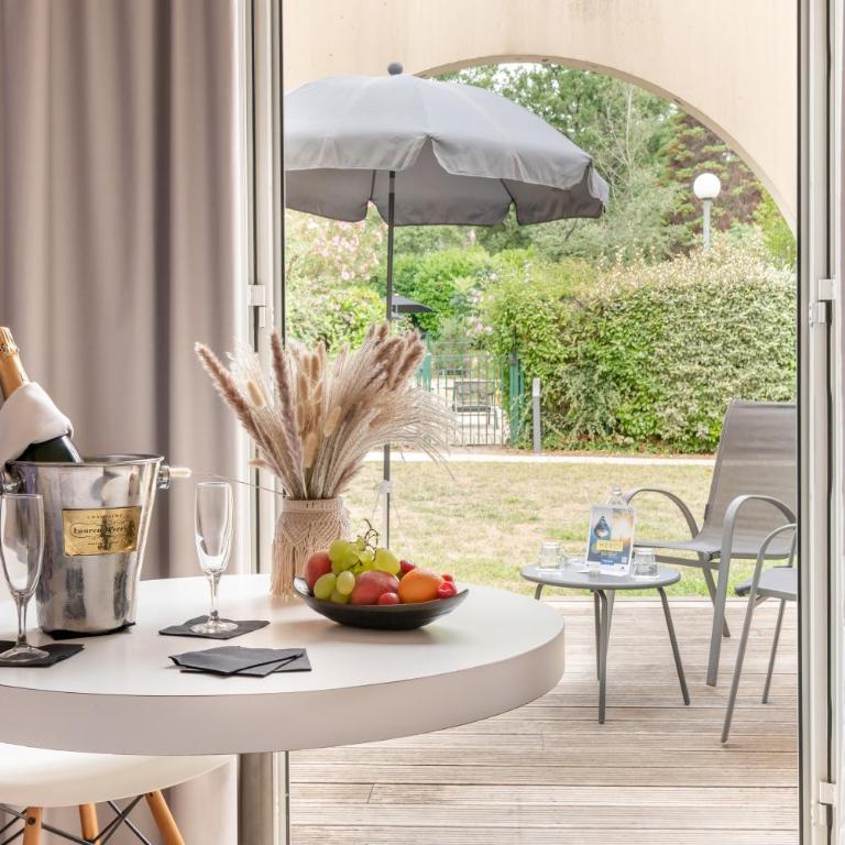 Mercure Antibes Sophia Antipolis - Superior Doppelzimmer mit Schlafsofa und Terrasse - 12