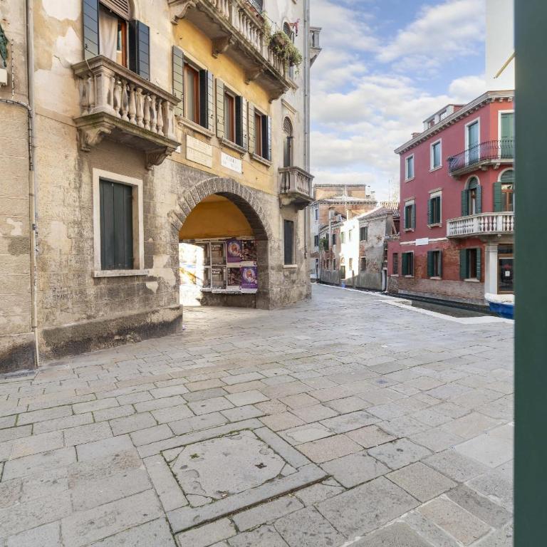Santa Lucia Canal View by Wonderful Italy - Apartment - 15