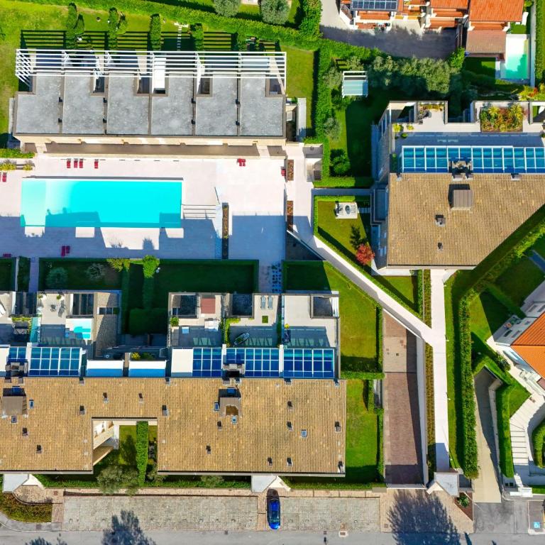 Warda Lovely Suite DesenzanoLoft Official Partner Homes & Villas by Marriott Bonvoy - Appartamento con Vista Piscina - 35