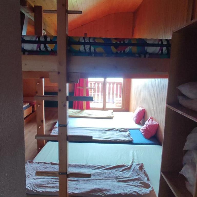 Sonnenberg Hostel and Dormitories - Bett im gemischten Schlafsaal mit 10 Betten - 4