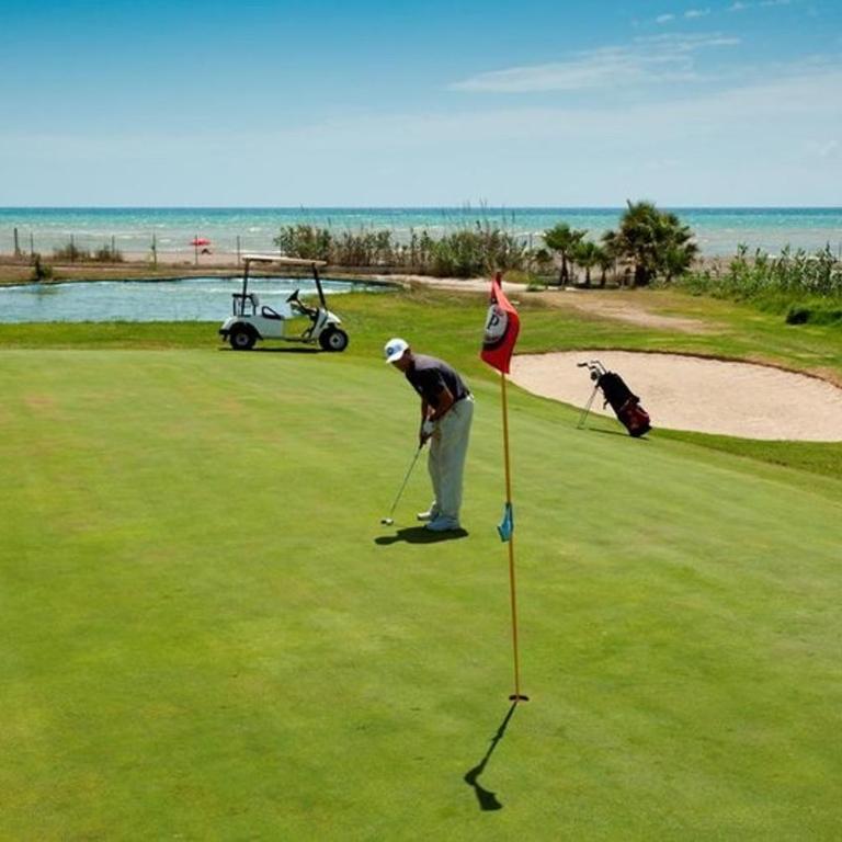 Apartamento frente al mar en Torremolinos, Málaga - Three-Bedroom Apartment - 28