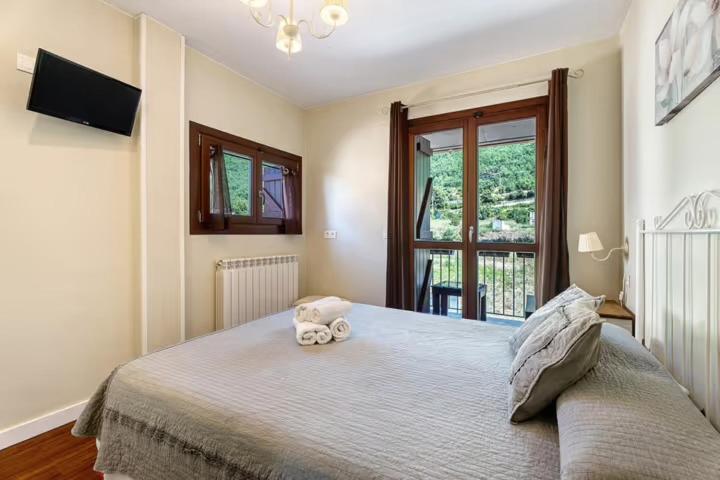 Casa Biescas Ski EVcharger Formigal 30min BBQ - Three-Bedroom House - 60