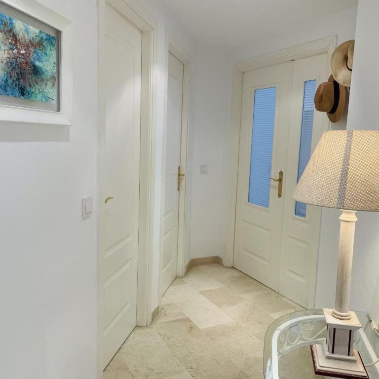 Sol de Marbella Apartamento con vistas al mar, piscina y cerca de la playa - Apartment with Sea View - 44