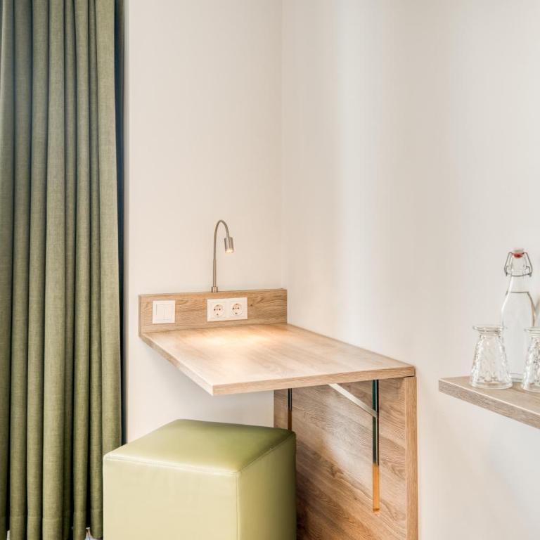 COOEE alpin Hotel Kitzbüheler Alpen - Doppelzimmer mit Balkon - 1