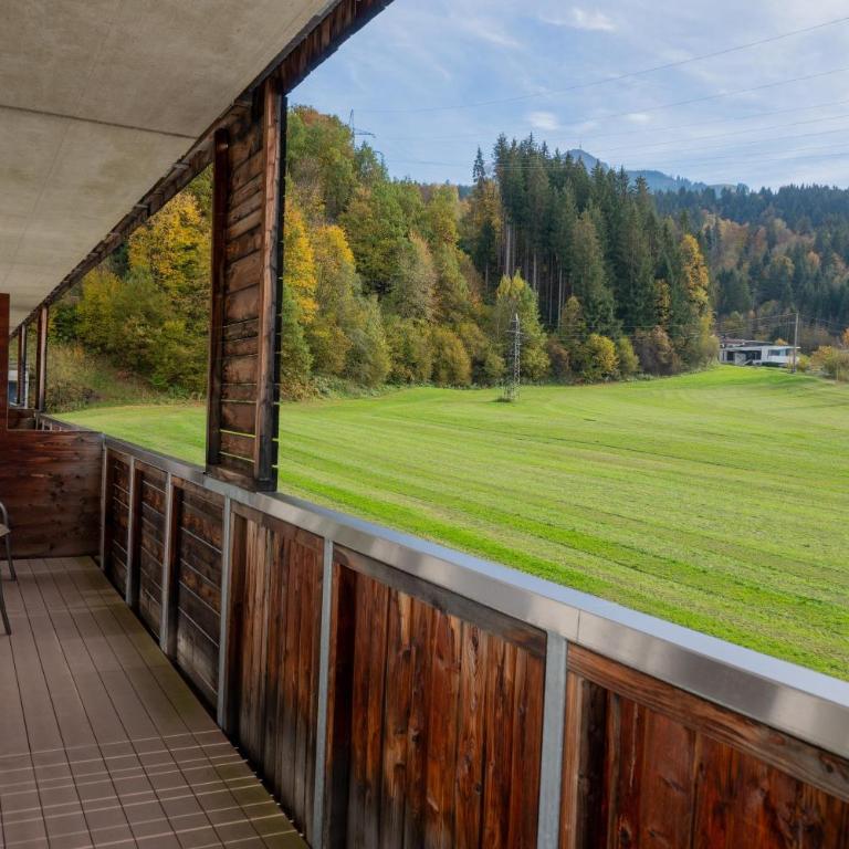 COOEE alpin Hotel Kitzbüheler Alpen - Familienzimmer mit Bergblick - 2