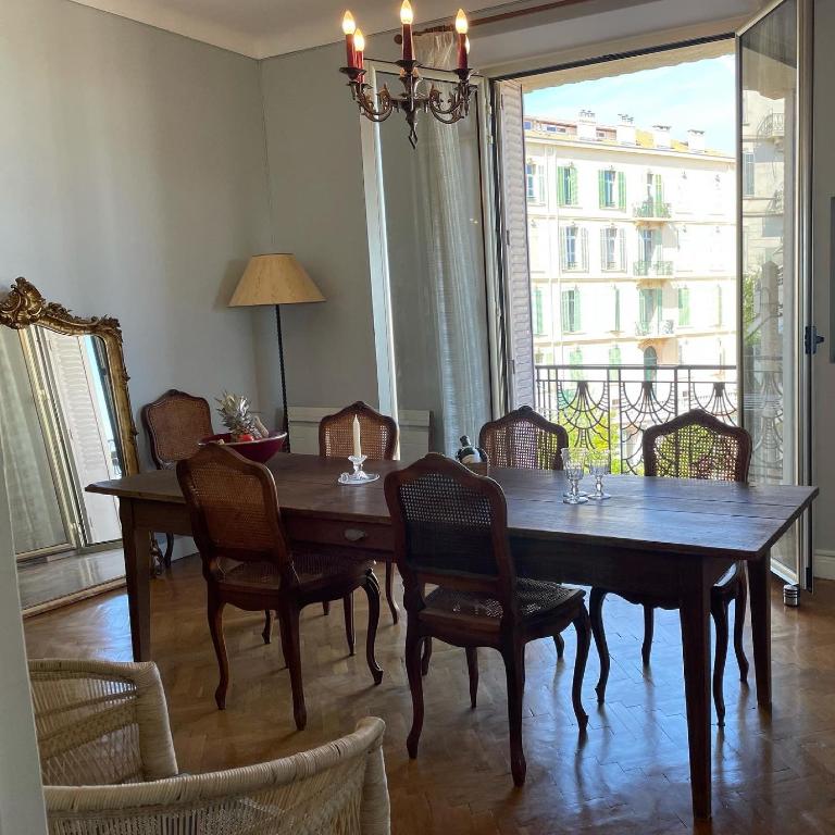 Palais Gothique - Appartement avec Vue et Balcon - 17