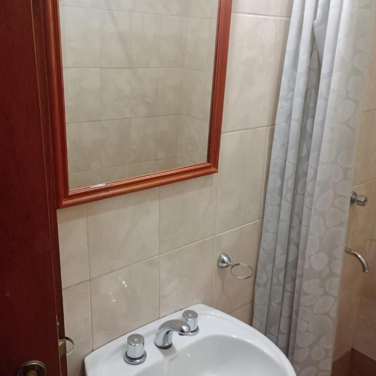 Hostal Portal del Valle - Habitación Doble con baño privado - 10