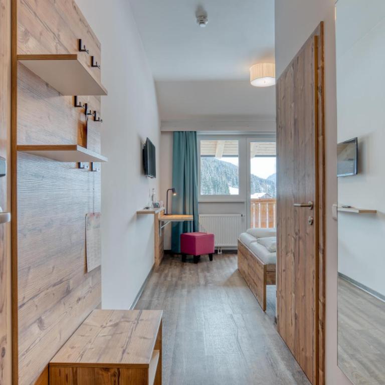 COOEE alpin Hotel Bad Kleinkirchheim - Doppelzimmer mit Balkon - 1