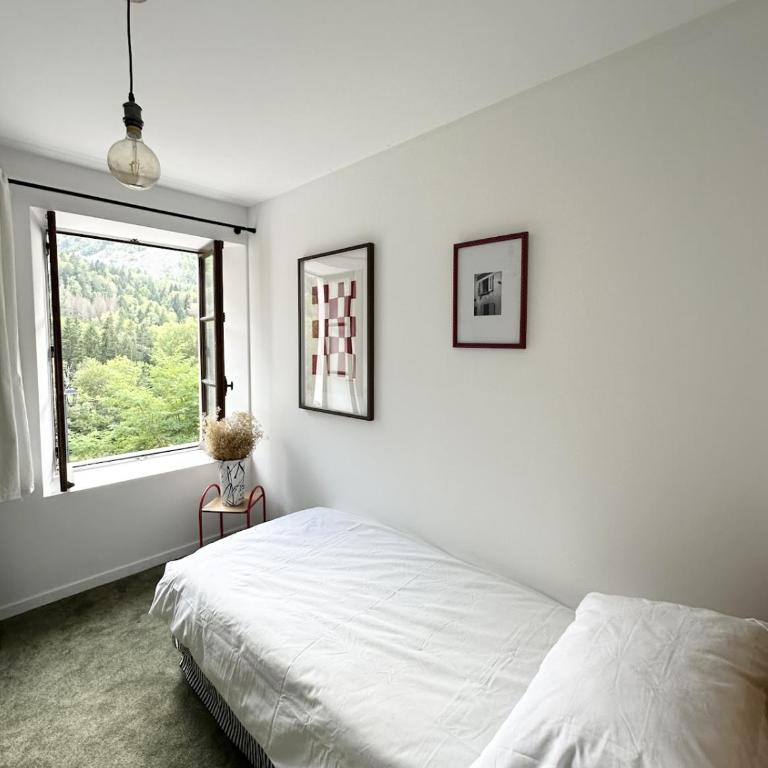 Hotel Au Bon Accueil - Chambre Triple avec Salle de Bains - 1
