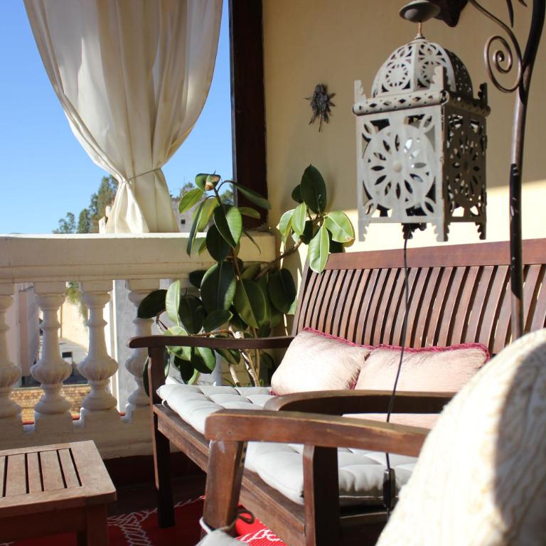 Villa Alicia Guest House - Double Room with Terrace and Private Bathroom - 4