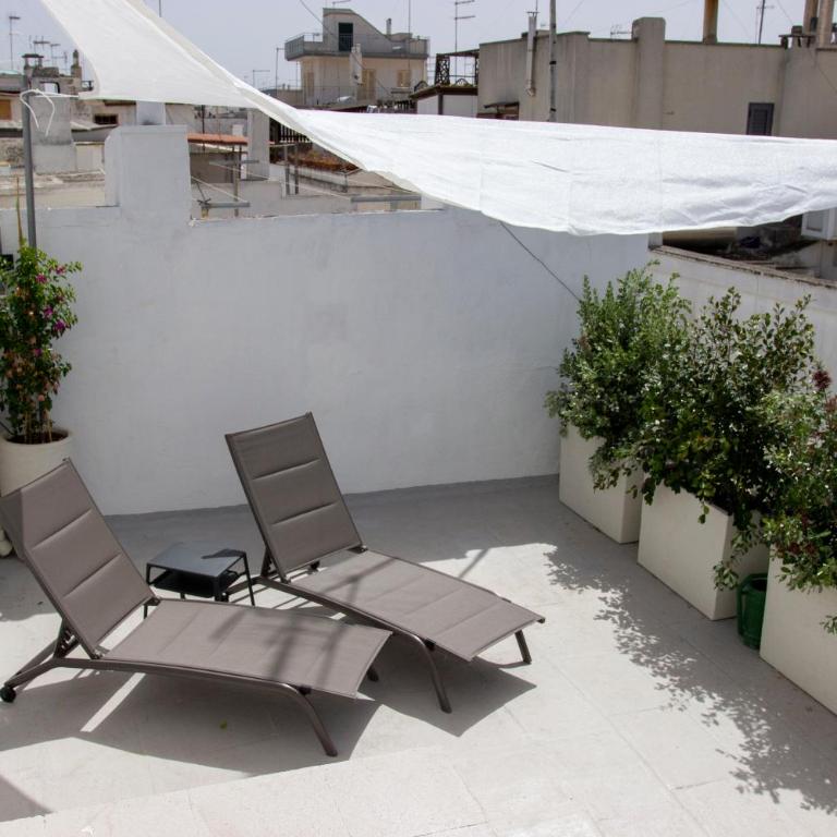 HOSTuni - Double Room with Terrace - 9