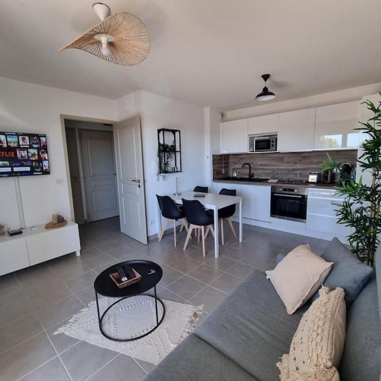 L'Appartement Ensoleillé, WIFI-Clim-Gare-Terrasse - Appartement 1 Chambre - 6