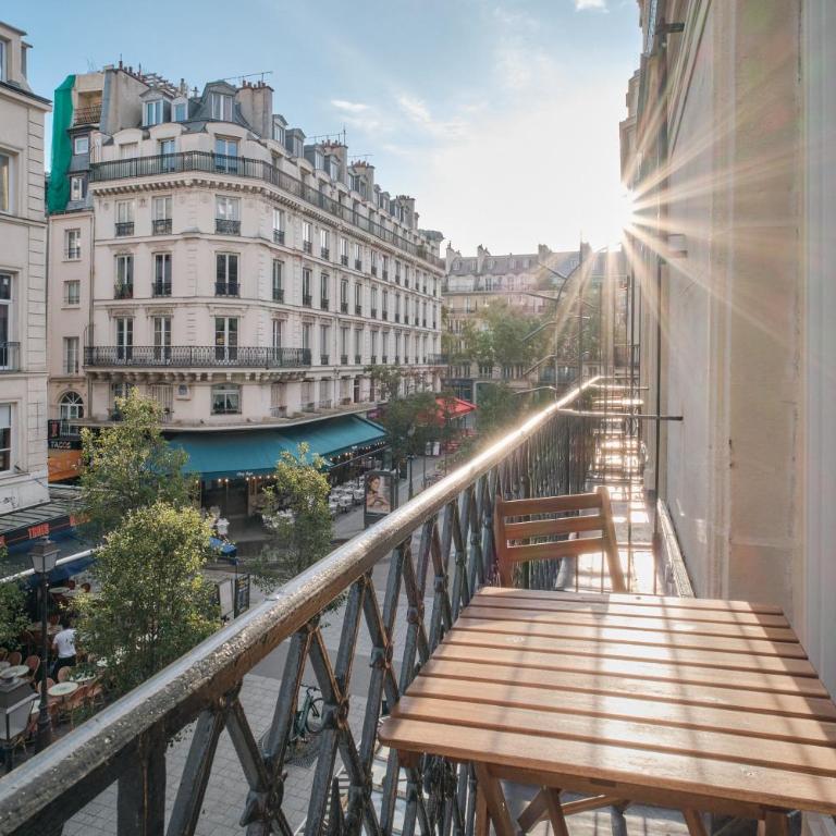 Nestay Les Halles - Deluxe Studio with Balcony and City View 202 - 4