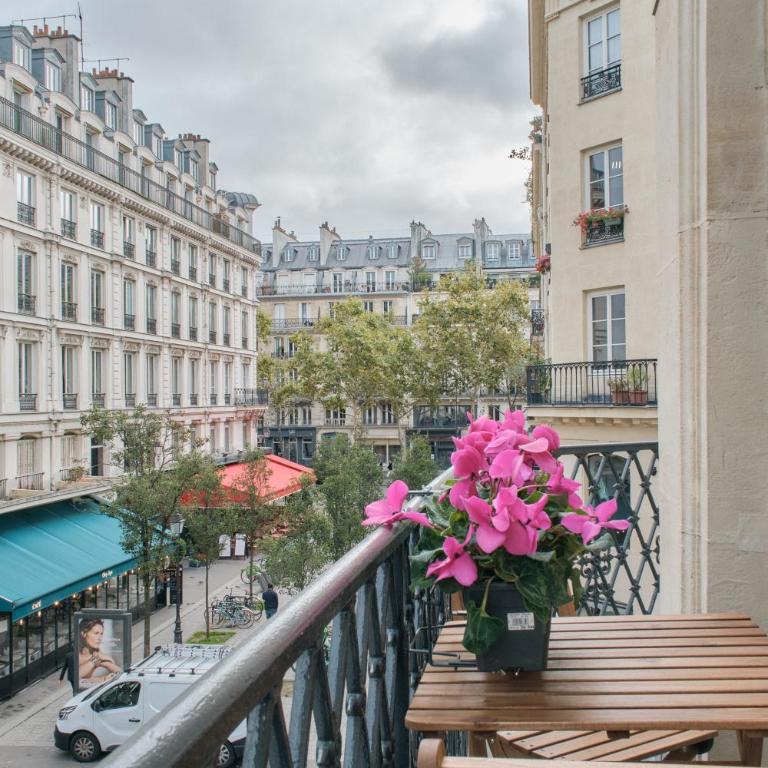 Nestay Les Halles - Deluxe One-Bedroom Apartment with Balcony and City View 203 - 2