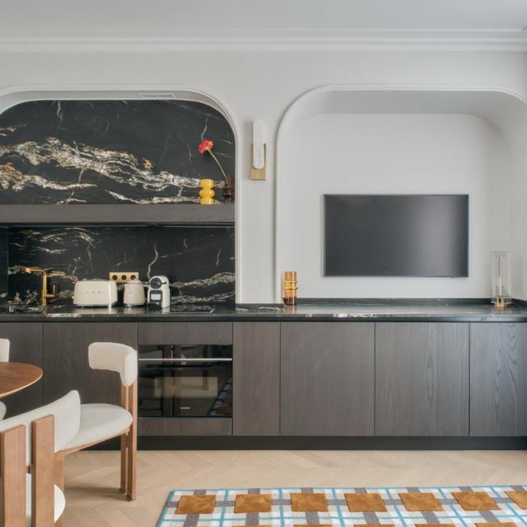 Nestay Les Halles - Deluxe One-Bedroom Apartment with City View 301 - 1