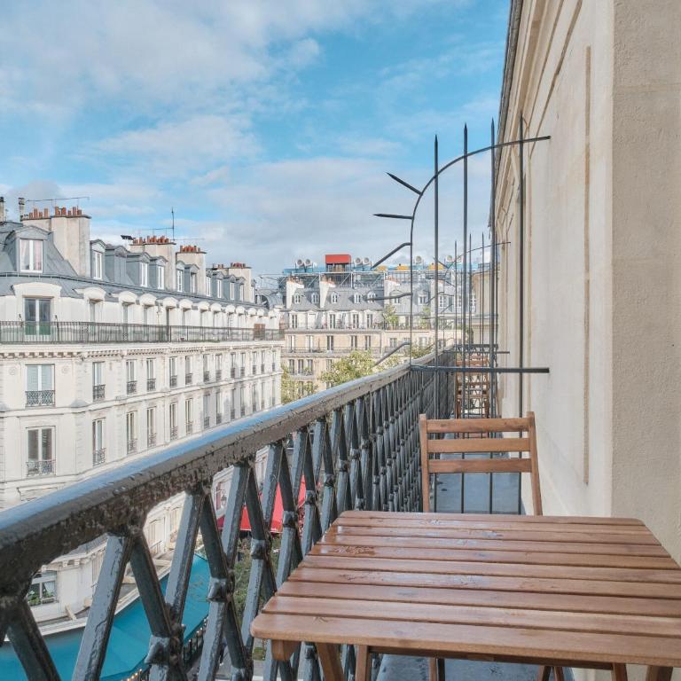 Nestay Les Halles - Deluxe Studio with Balcony and City View 502 - 1
