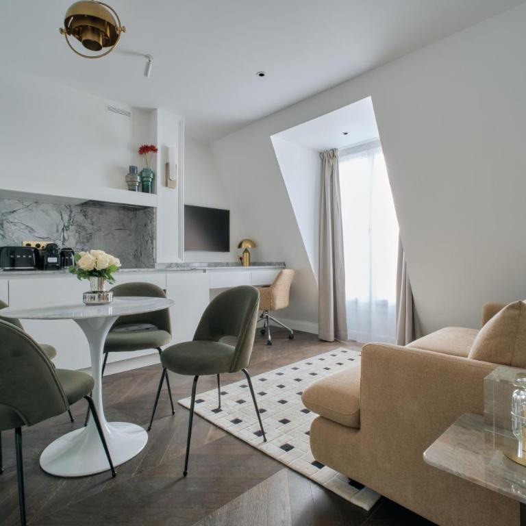 Nestay Les Halles - Deluxe One-Bedroom Apartment with City View 601 - 1