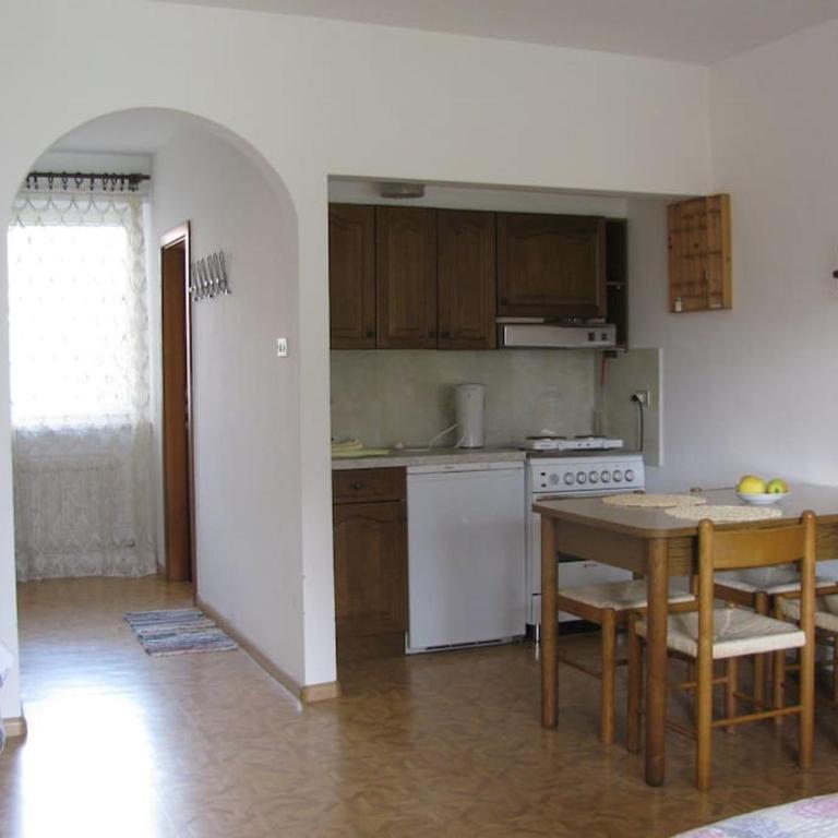 Kleine Wohnung, großer Garten! - One-Bedroom Apartment - 3