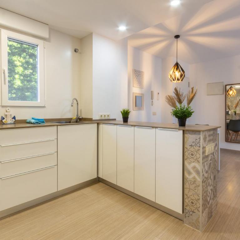 Apartamento moderno con piscina comunitaria cerca del aeropuerto - Apartamento de 2 dormitorios con terraza - 17