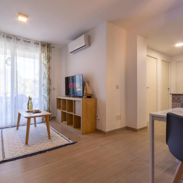 Apartamento moderno con piscina comunitaria cerca del aeropuerto - Apartamento de 2 dormitorios con terraza - 4