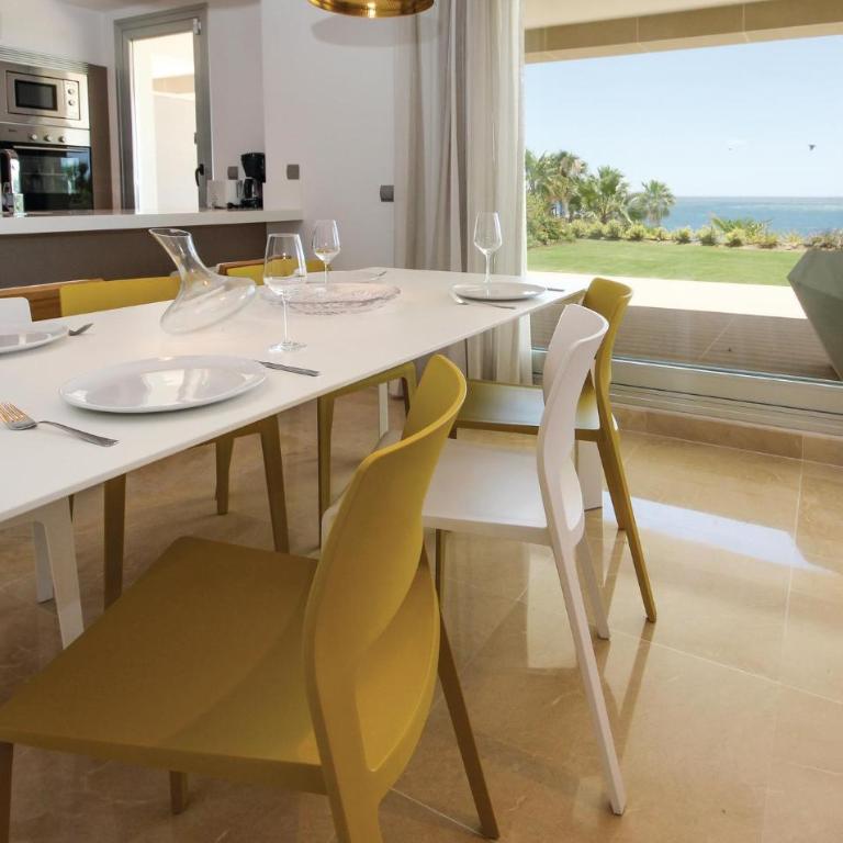 Amazing Apartment In Estepona With Heated Swimming Pool - Apartamento de 3 dormitorios - 7