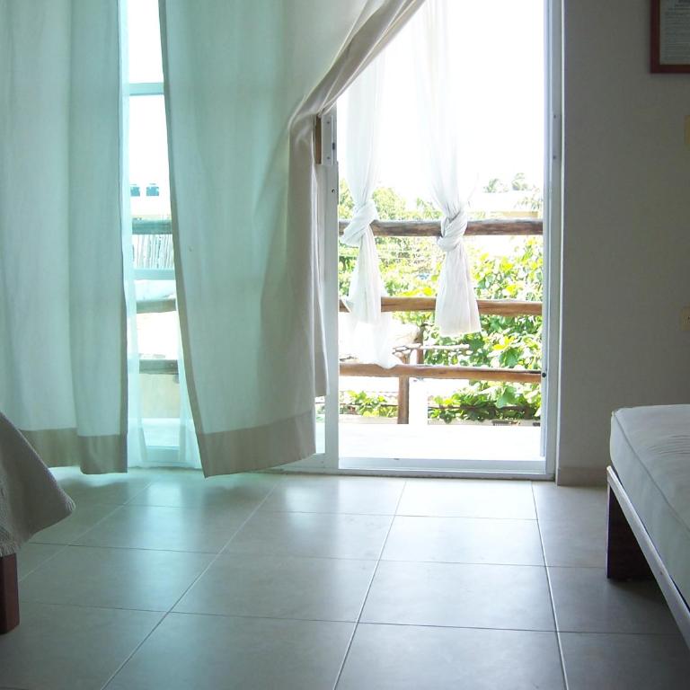 Elements of the Island - Deluxe King Room - 12