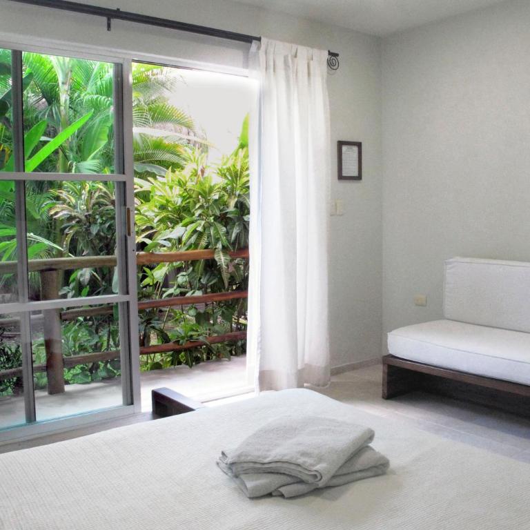 Elements of the Island - Deluxe King Room - 3