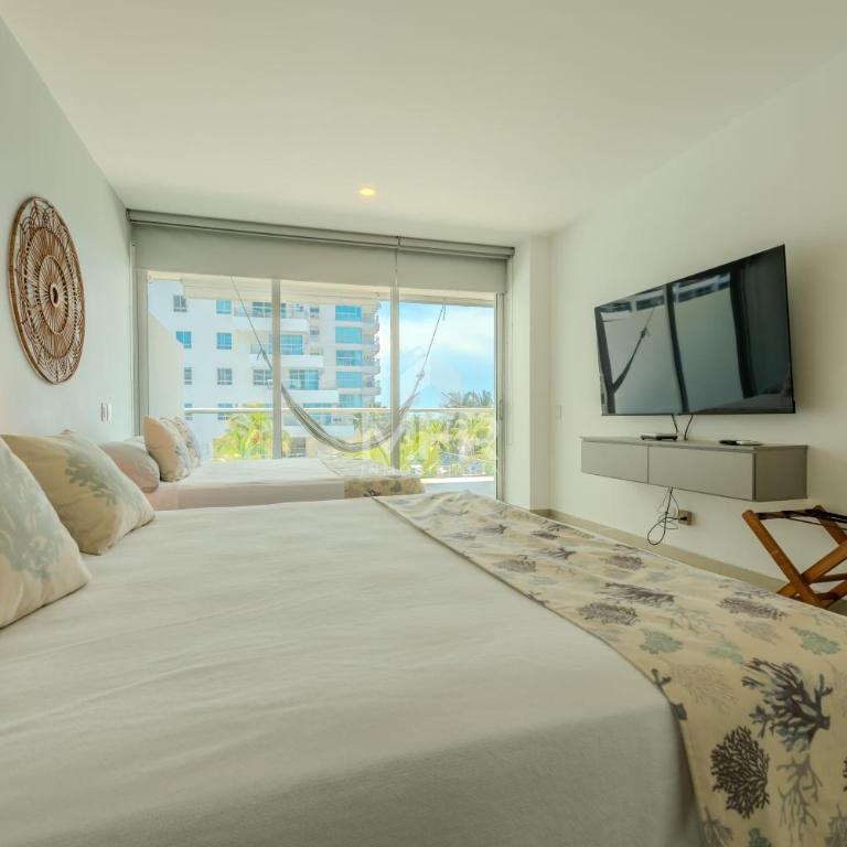 Morros Epic Beachfront Apartment - Two-Bedroom Apartment - 4