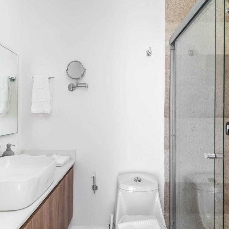 Studio Suite with Private Balcony, Rooftop Pool,Gym - Apartment - 18
