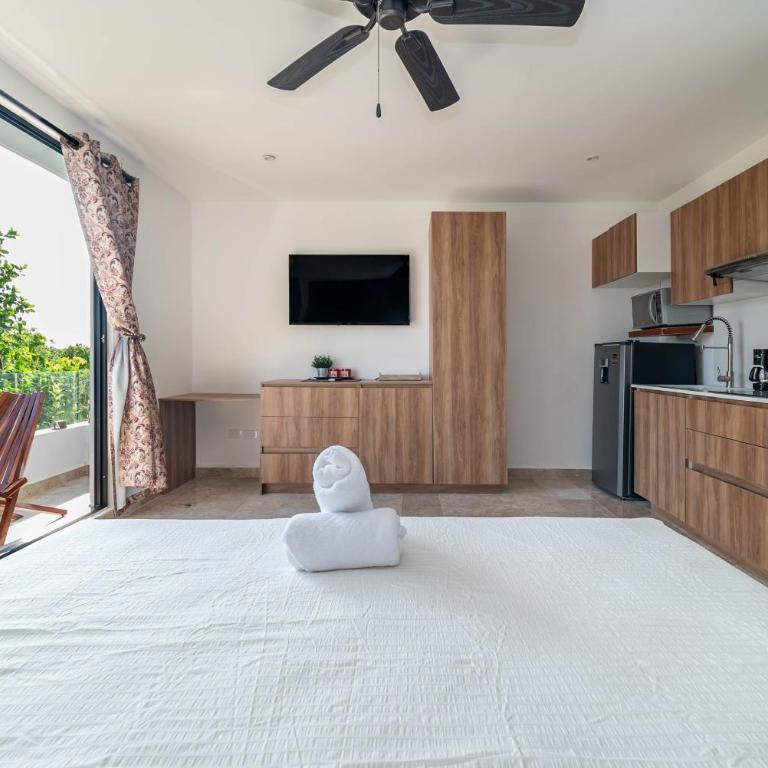 Studio Suite with Private Balcony, Rooftop Pool,Gym - Apartment - 9
