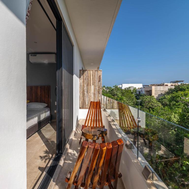 Studio Suite with Private Balcony, Rooftop Pool,Gym - Apartment - 12