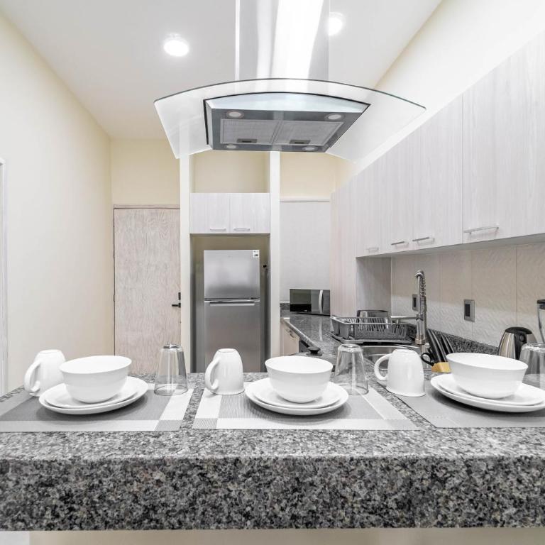 2 BD Suite with Balcony, Gym, Rooftop Pool, Hot Tub - Apartment - 7