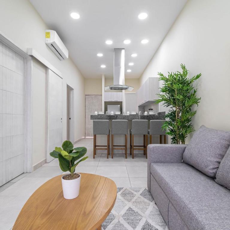 2 BD Suite with Balcony, Gym, Rooftop Pool, Hot Tub - Apartment - 8