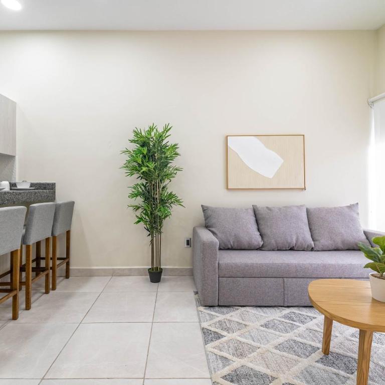 2 BD Suite with Balcony, Gym, Rooftop Pool, Hot Tub - Apartment - 4