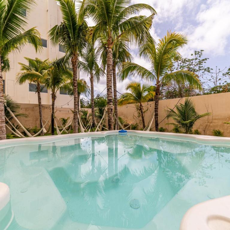 2 BD Suite with Balcony, Gym, Rooftop Pool, Hot Tub - Apartment - 42